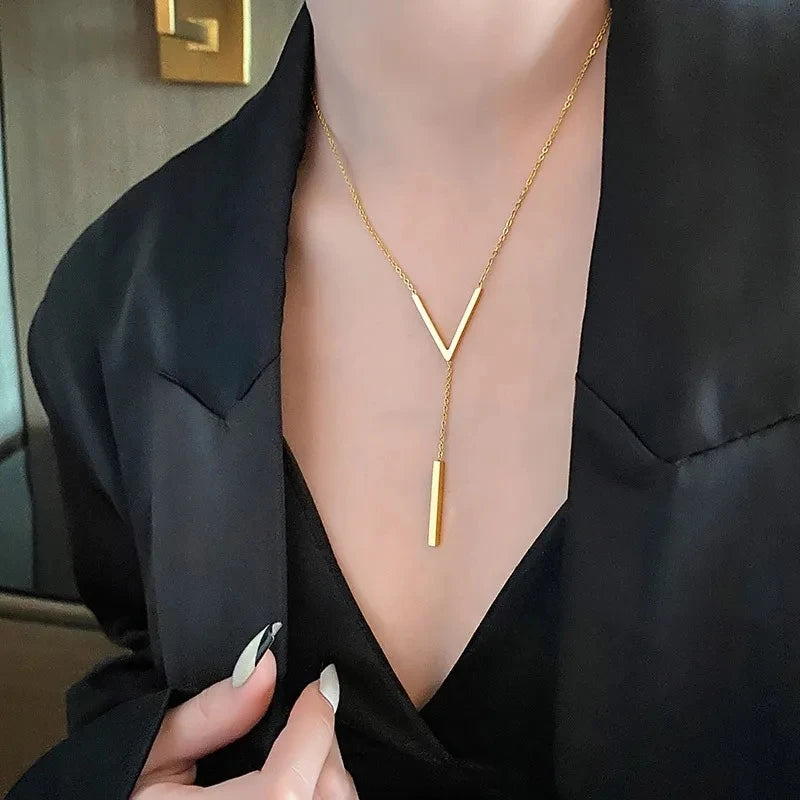 V Shape Stick Pendant Necklace