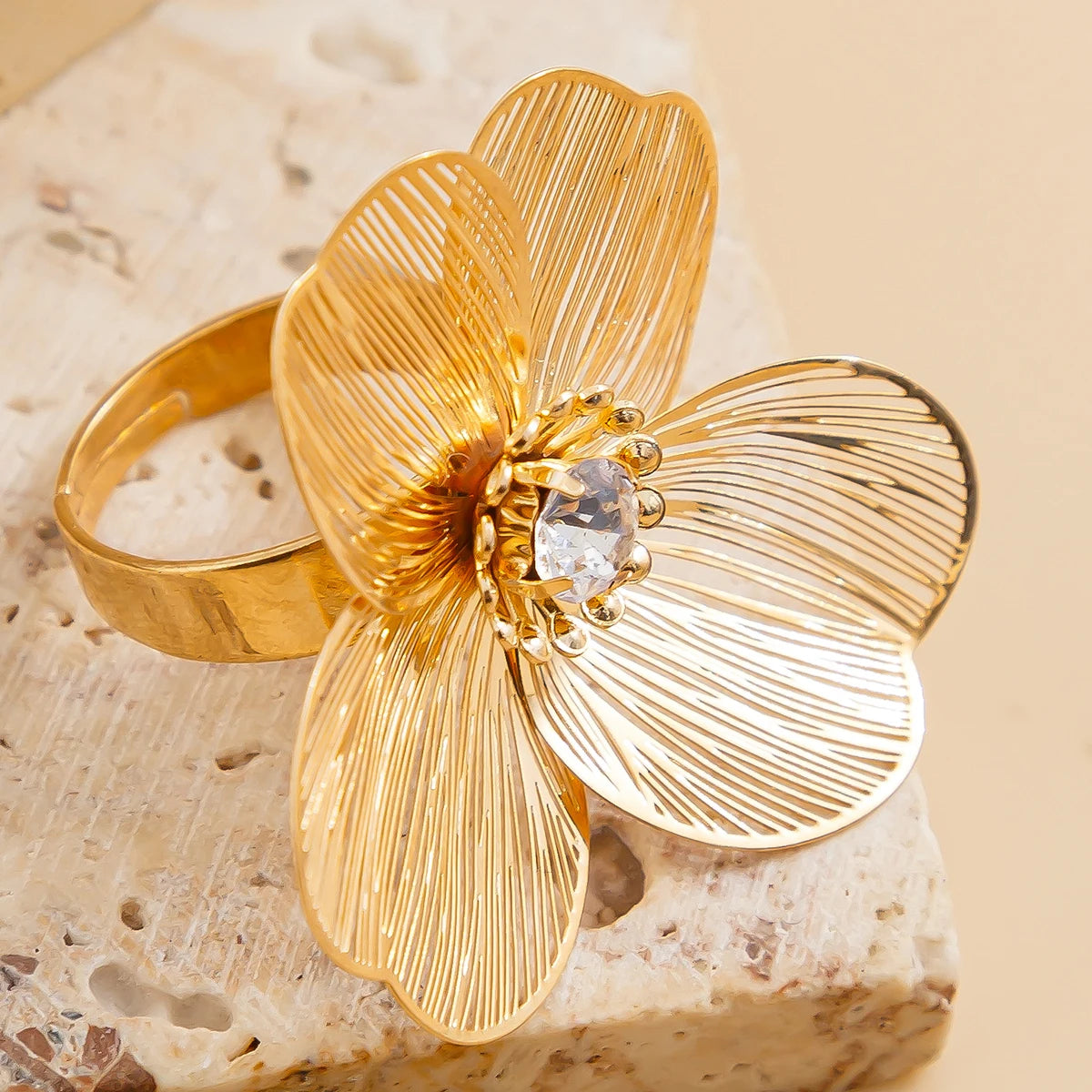 Elegant Leaf Flower Ring