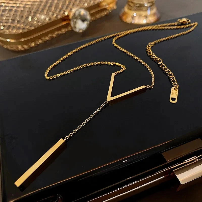 V Shape Stick Pendant Necklace