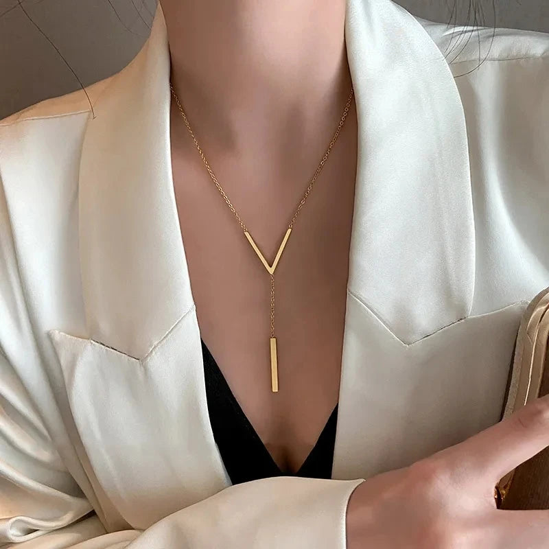 V Shape Stick Pendant Necklace