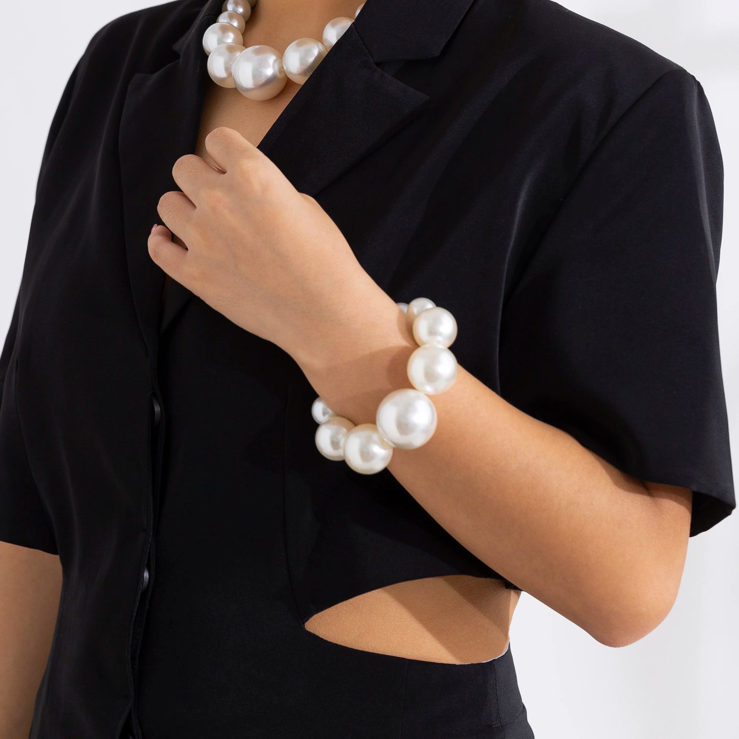 Captivating Pearl Choker Her Necklace